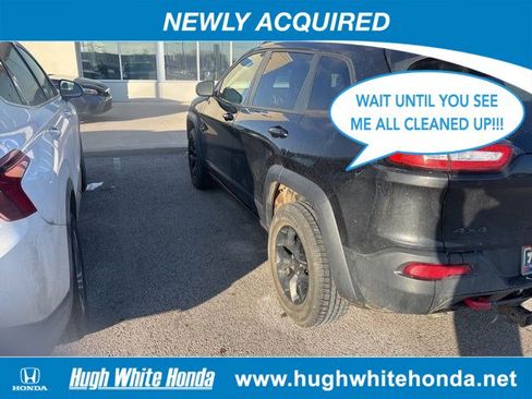 Used 2015 Jeep Cherokee Trailhawk image 9