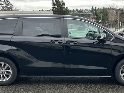 Certified 2024 Toyota Sienna LE image 4