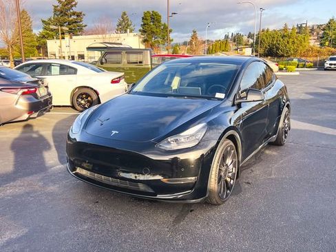 Used 2022 Tesla Model Y Performance image 3