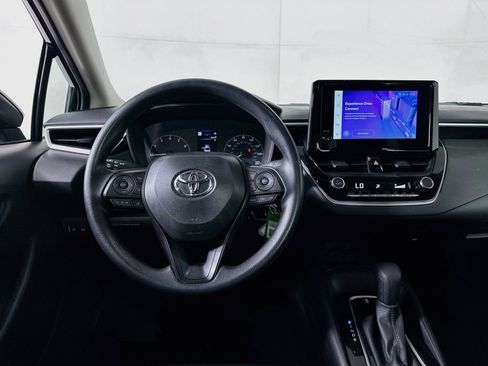 Used 2025 Toyota Corolla LE FWD image 17