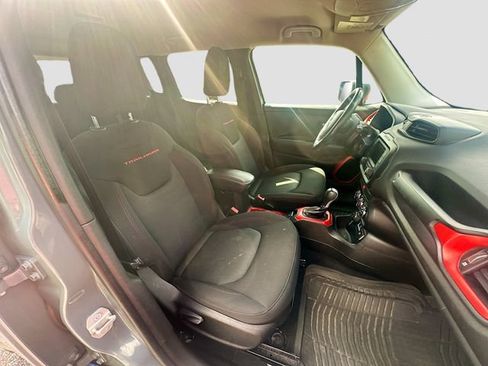 Used 2016 Jeep Renegade Trailhawk AWD/4WD image 27