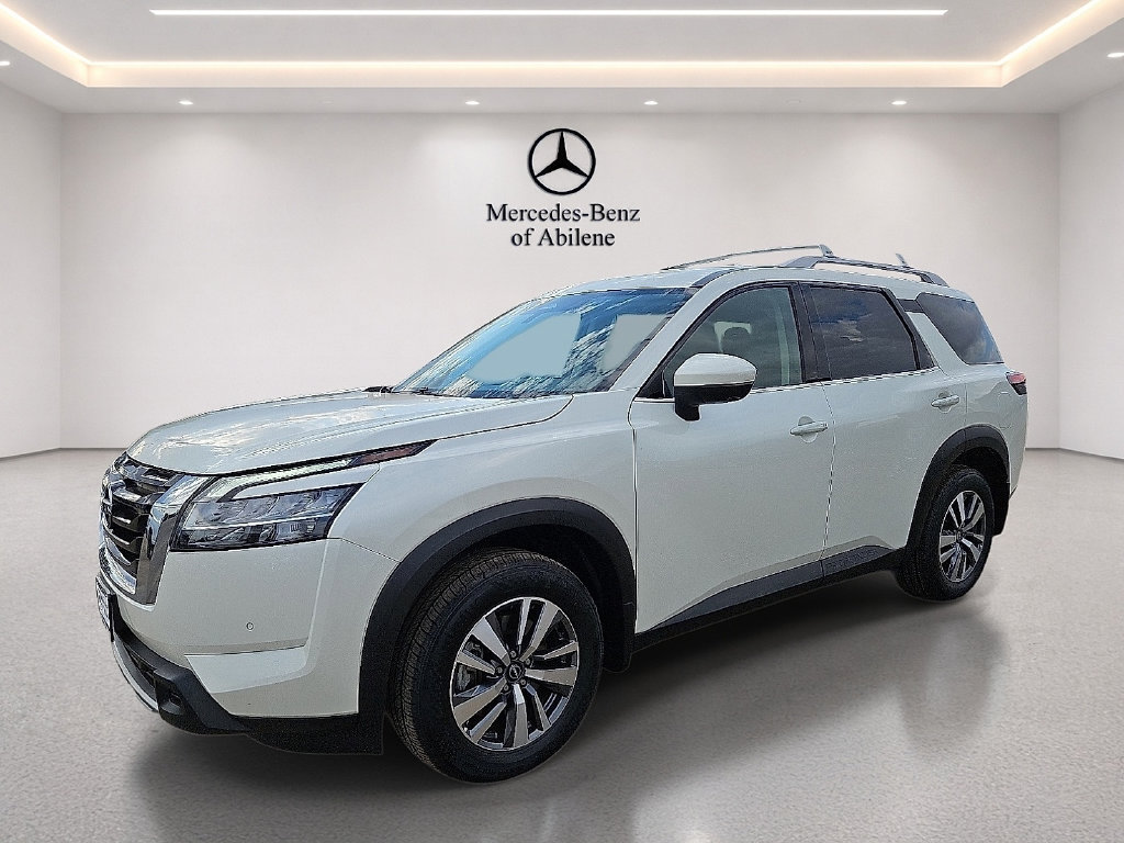 Used 2024 Nissan Pathfinder SL FWD image 2