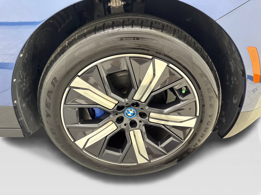 Used 2024 BMW iX xDrive50 w/ Sport Package AWD/4WD image 82