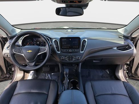 Used 2023 Chevrolet Malibu LT w/ Driver Confidence Package FWD image 9