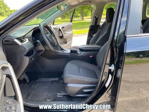 Used 2024 Toyota RAV4 LE AWD/4WD image 15