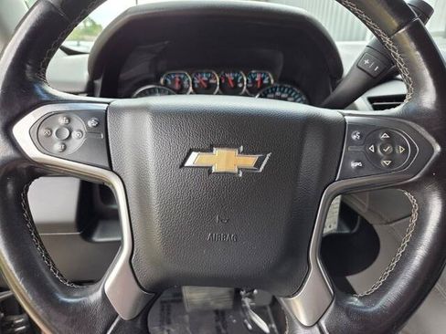 Used 2019 Chevrolet Suburban LT RWD image 10