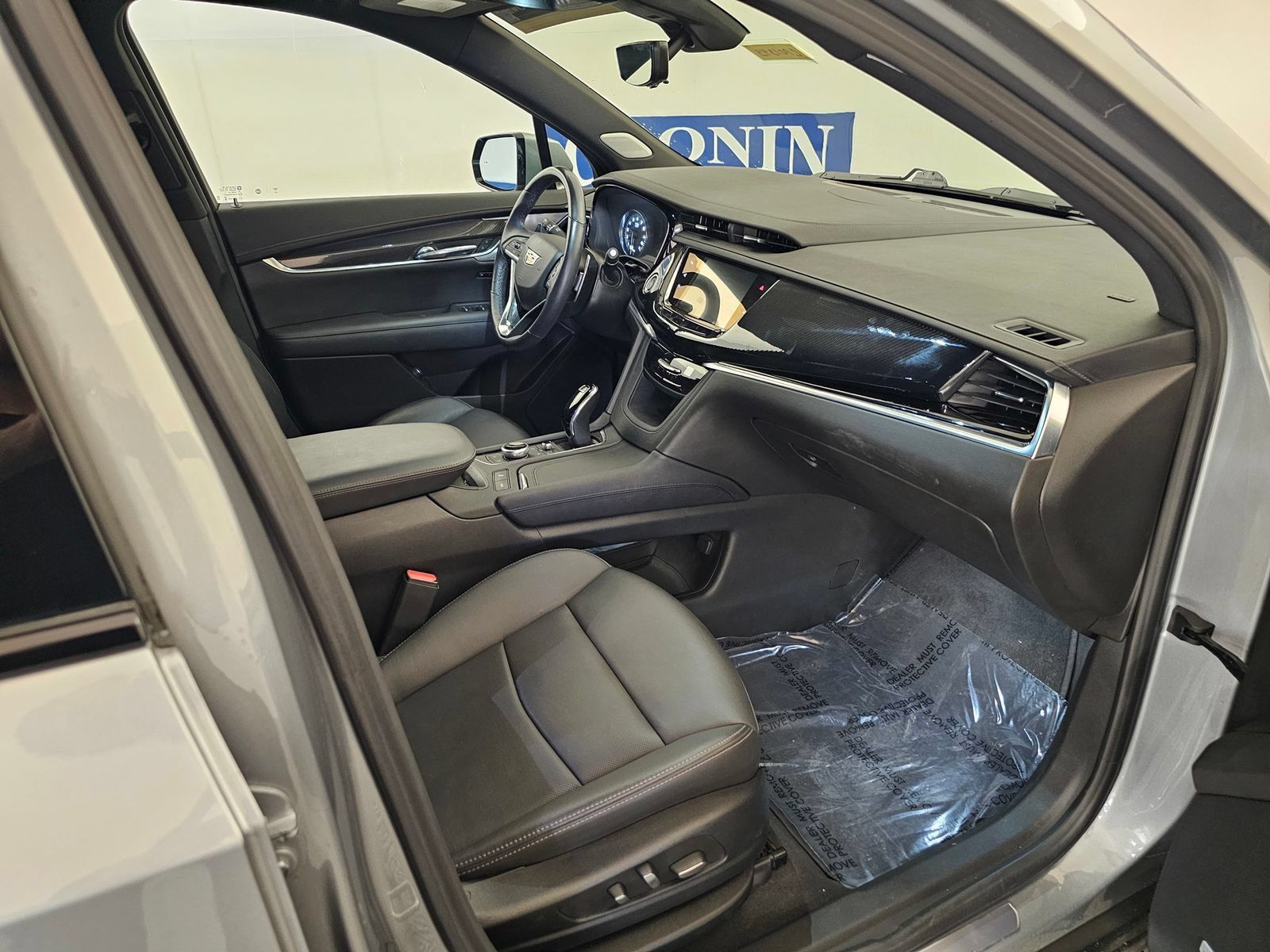 Used 2024 Cadillac XT6 Sport w/ Technology Package AWD/4WD image 26