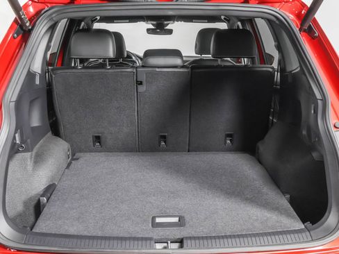 Used 2024 Volkswagen Tiguan SEL R-Line image 40