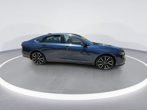 Used 2023 Honda Accord Touring image 9