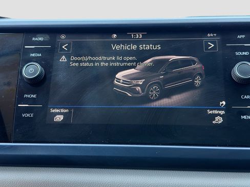 Used 2022 Volkswagen Taos SE image 29