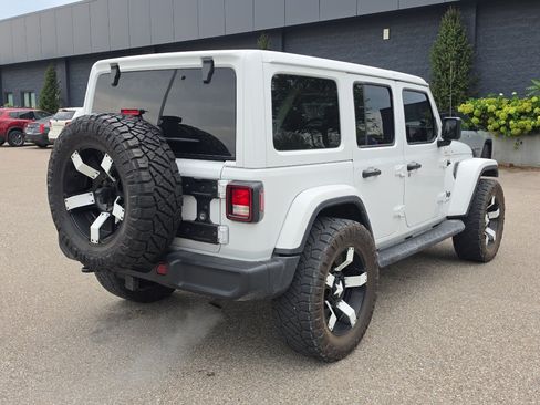 Used 2021 Jeep Wrangler Unlimited Sahara AWD/4WD image 7