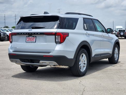 New 2026 Ford Explorer Active w/ Active Comfort Package RWD image 5