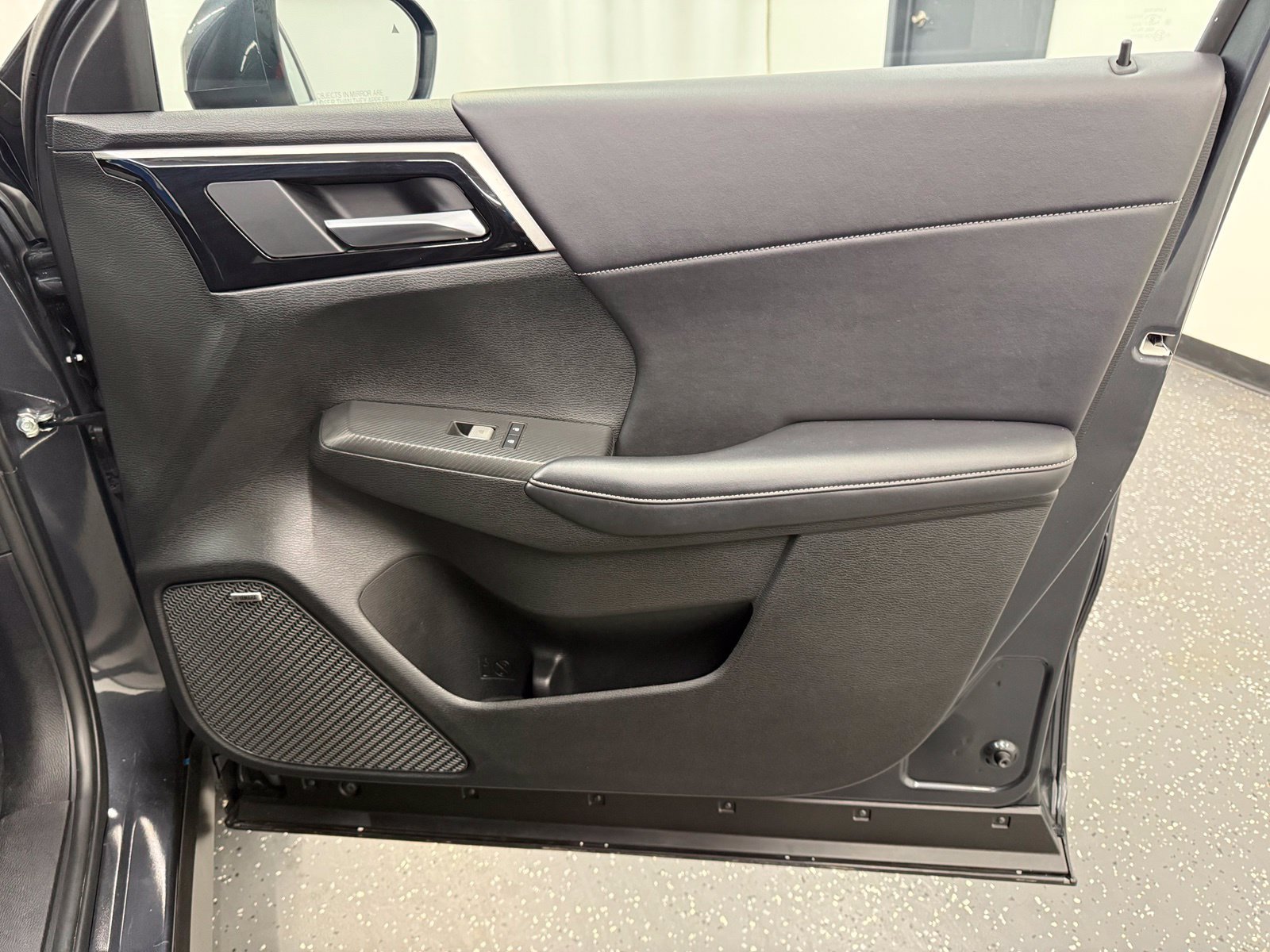 Used 2025 Mitsubishi Outlander SE AWD/4WD image 7