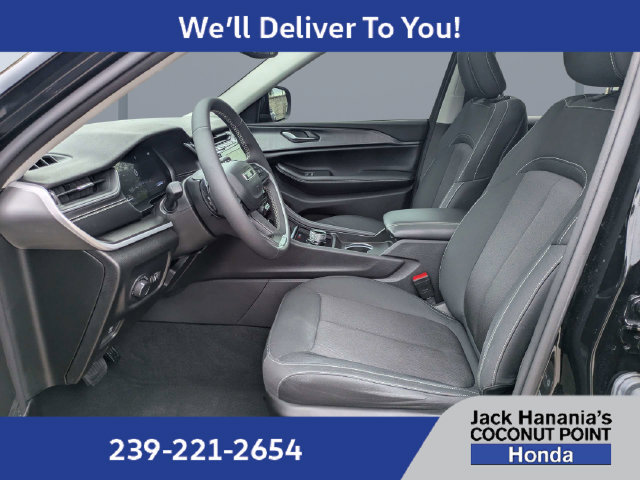 Used 2024 Jeep Grand Cherokee Laredo X w/ Trailer Tow Package AWD/4WD image 44