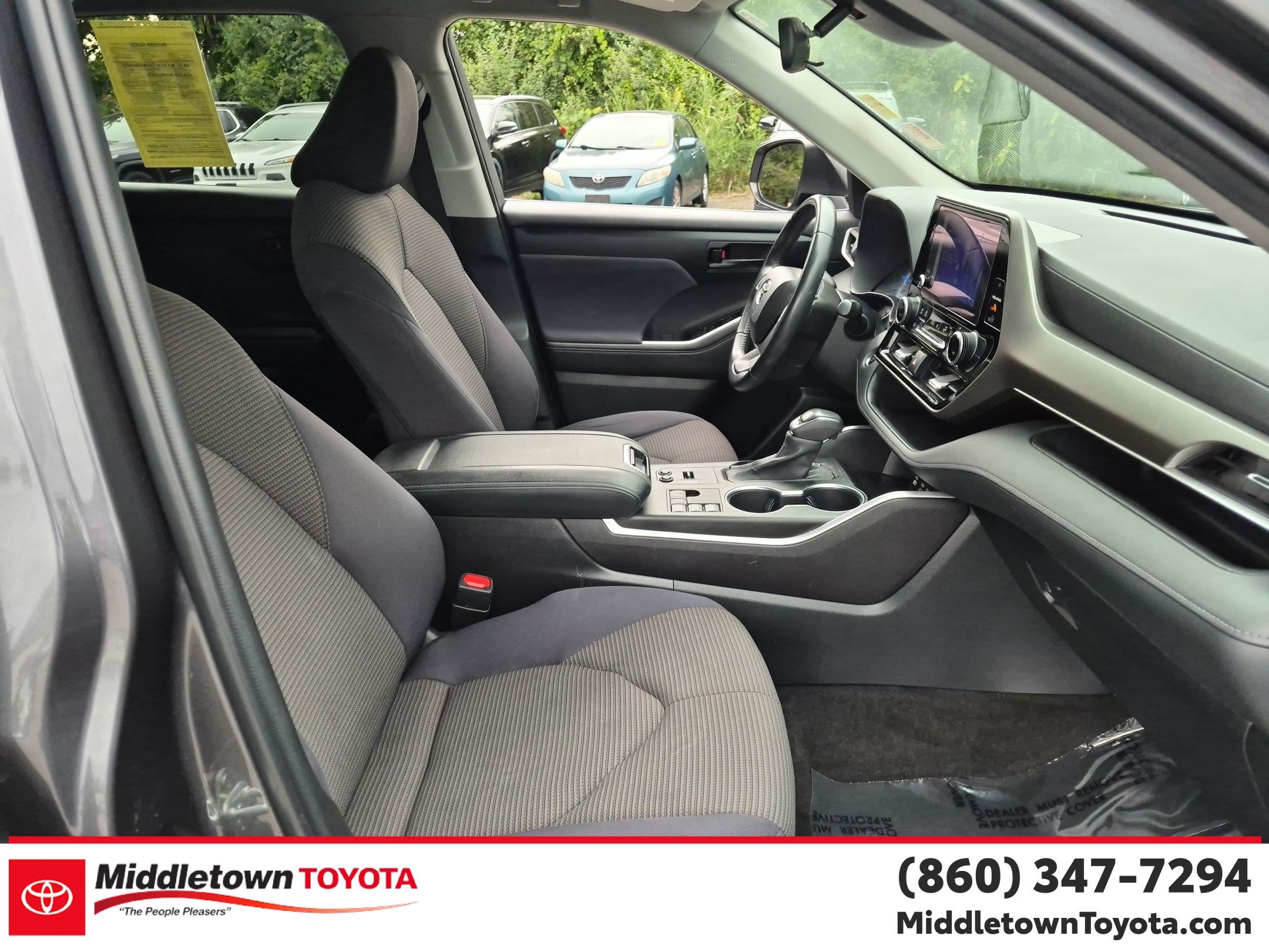 Used 2023 Toyota Highlander LE AWD/4WD image 36