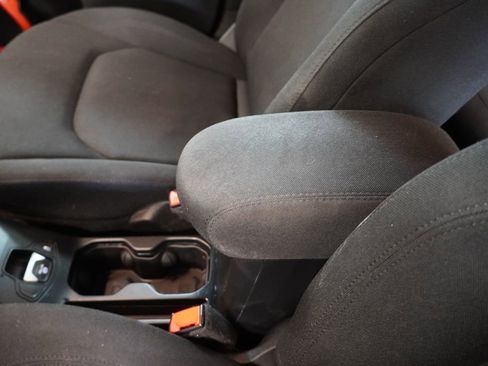 Used 2020 Jeep Renegade Sport image 23