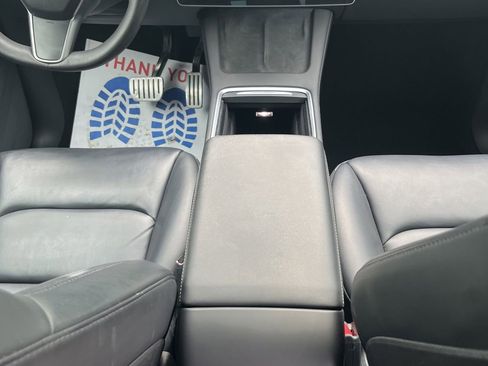 Used 2022 Tesla Model Y Performance AWD/4WD image 19
