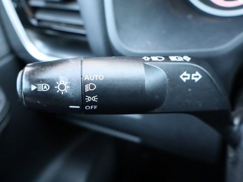 Used 2021 Nissan Rogue SV image 30