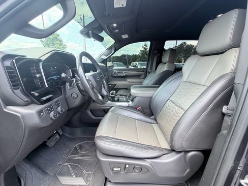 Used 2023 Chevrolet Silverado 1500 ZR2 w/ Technology Package AWD/4WD image 21