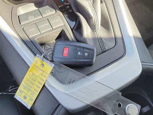 Used 2024 Toyota RAV4 XLE image 28