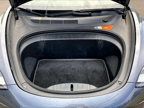 Used 2018 Tesla Model 3 Long Range RWD image 9