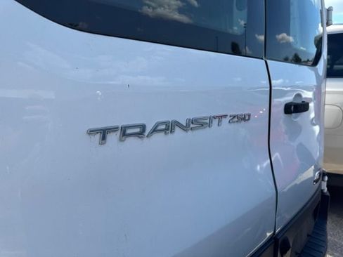 Used 2018 Ford Transit 250 130 Low Roof w/ Exterior Upgrade Package RWD image 10