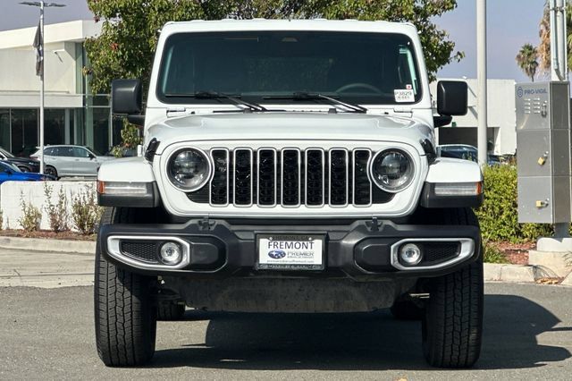 Used 2025 Jeep Wrangler Unlimited Sahara AWD/4WD image 9