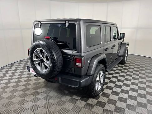 Used 2021 Jeep Wrangler Unlimited Sahara w/ Dual Top Group AWD/4WD image 7