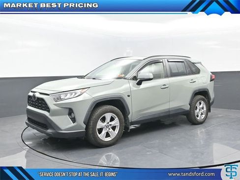 Used 2020 Toyota RAV4 XLE image 1