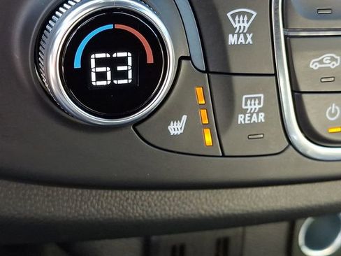Used 2023 Chevrolet Traverse LT AWD/4WD image 23