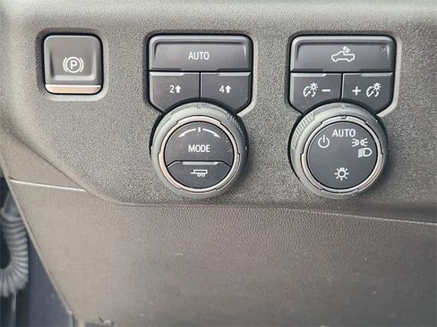 Used 2022 Chevrolet Silverado 1500 LT image 21