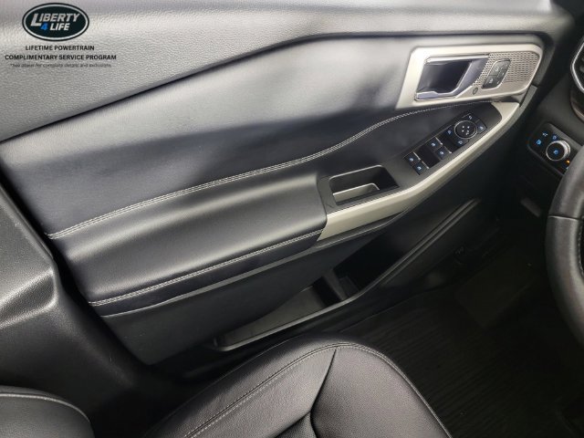 Certified 2021 Ford Explorer Limited w/ Hybrid Equipment Group 310A AWD/4WD image 32