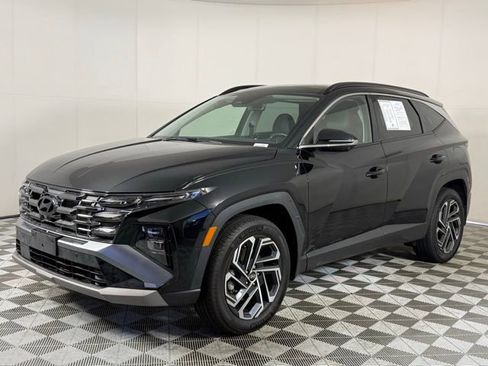 Used 2025 Hyundai Tucson Limited image 2