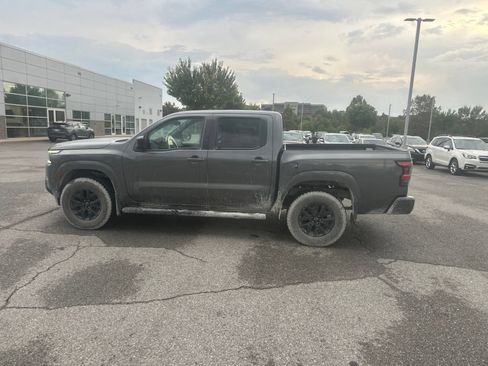 Used 2023 Nissan Frontier SV w/ Midnight Edition Package AWD/4WD image 8