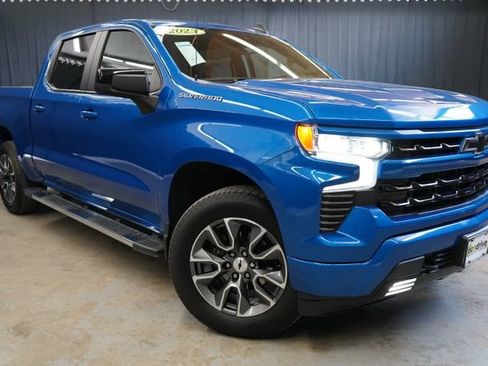 Used 2023 Chevrolet Silverado 1500 RST AWD/4WD image 3