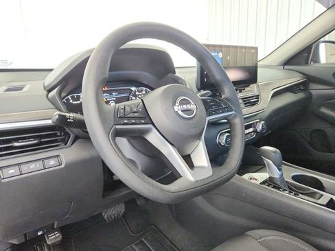 Used 2025 Nissan Altima 2.5 SV w/ SV Special Edition Package FWD image 18