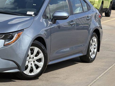 Certified 2025 Toyota Corolla LE image 3