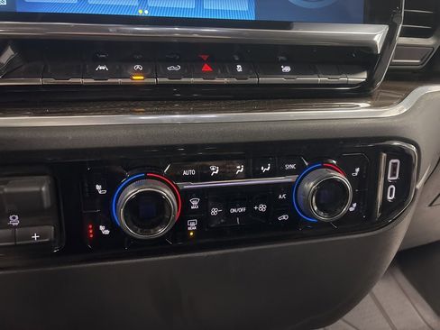 Used 2022 Chevrolet Silverado 1500 LT image 20