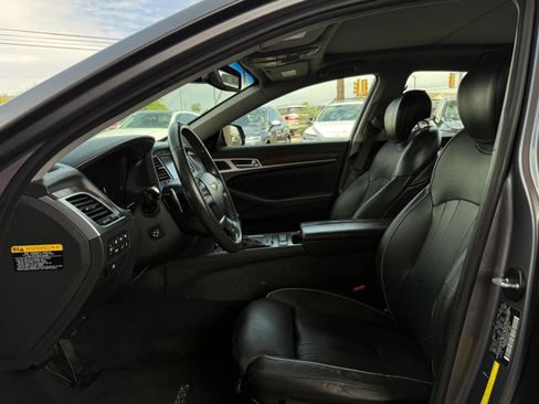 Used 2015 Hyundai Genesis 5.0 RWD image 38