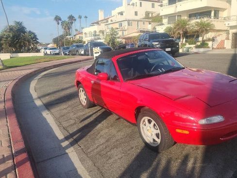 Used 1997 MAZDA MX-5 Miata M-Edition RWD image 4