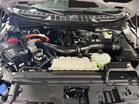 Used 2024 Ford F150 Lariat w/ Equipment Group 502A High AWD/4WD image 33