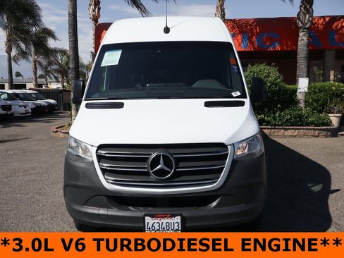 Used 2019 Mercedes-Benz Sprinter 2500 image 3