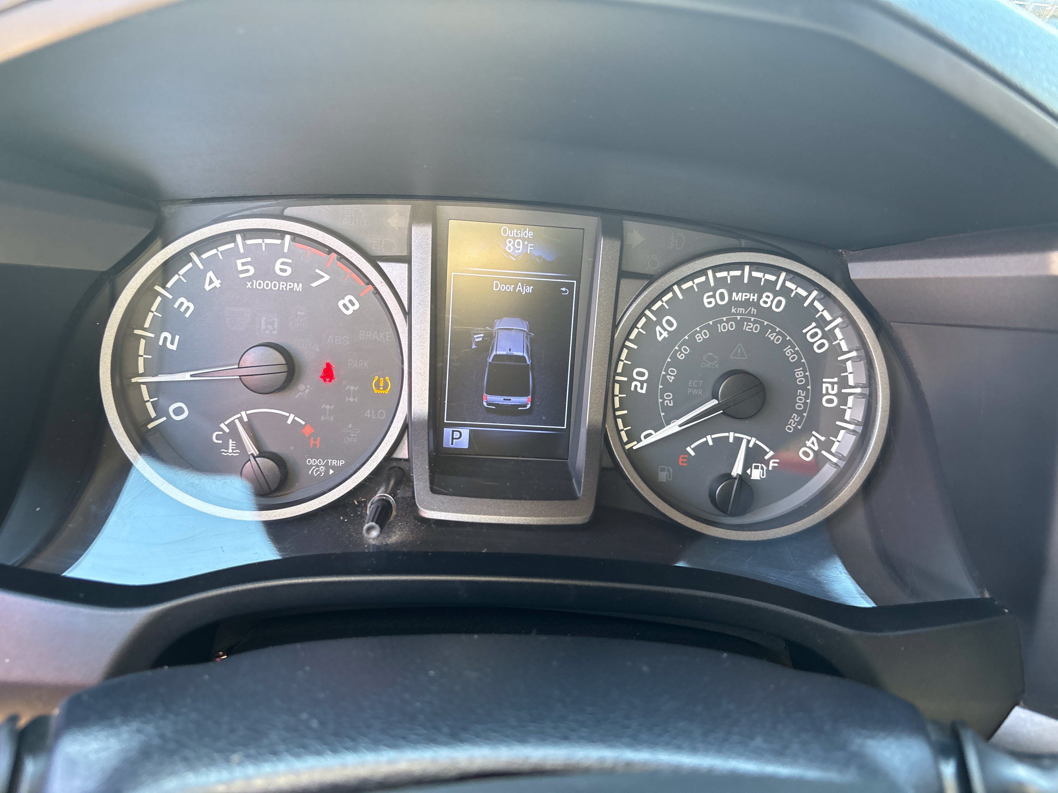 Used 2019 Toyota Tacoma TRD Off-Road w/ Technology Package AWD/4WD image 26