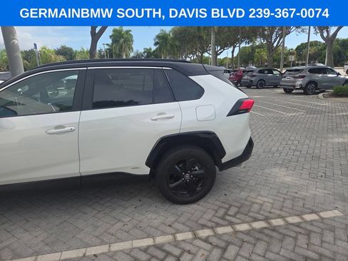 Used 2021 Toyota RAV4 XSE w/ XSE Grade Weather Package AWD/4WD image 10