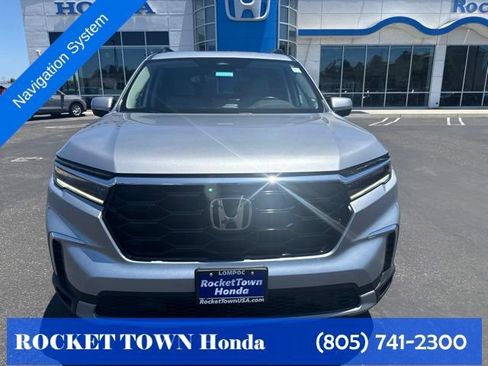 Used 2023 Honda Pilot Touring image 3