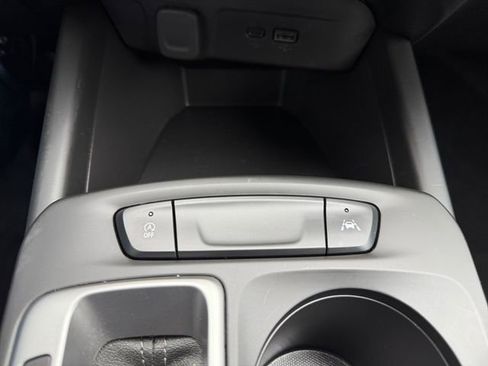 Used 2025 Chevrolet Trax LS image 23