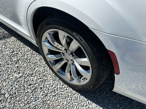 Used 2019 Chrysler 300 Limited RWD image 20