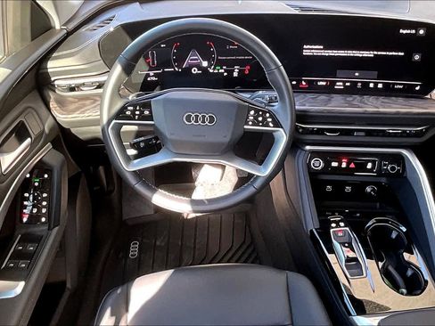 Certified 2025 Audi Q5 Premium w/ Convenience Package image 5