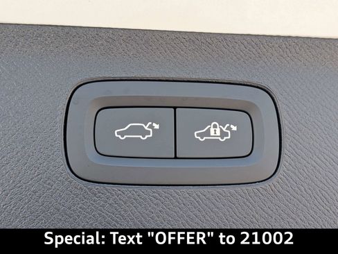Used 2026 Volvo XC90 B6 Ultra w/ Protection Package AWD/4WD image 18