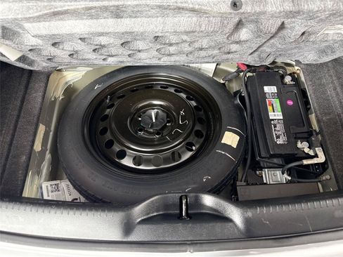 Used 2019 Chrysler 300 Touring w/ Sport Appearance Package RWD image 38